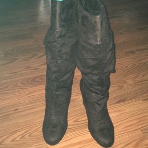 🌈Boot Sale🌈NWOT Brown man made 21/2” boots